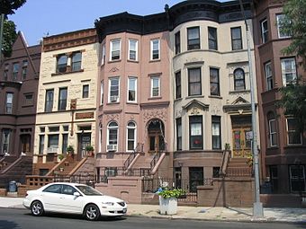 File:Bedstuybrownstone1.jpg (Source: Wikimedia)