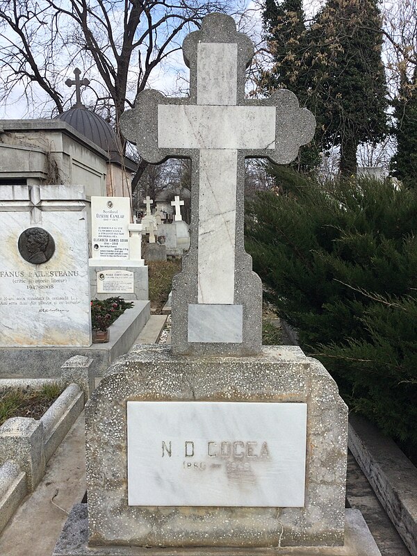 Grave at Bellu Cemetery