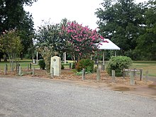 Park commemorating Benjamin Beason's ferry and where Sam Houston camped during his retreat to San Jacinto where he defeated the Mexican Army Benjamin Beason's Crossing of the Colorado River.jpg