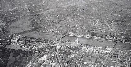 Bird's-eye view of Westminster and the River Thames in 1909 Bird Eye Pictures of London Westminster in 1909.jpg