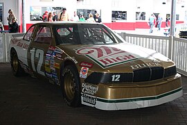 Bobby Allison 1988 Miller High Life Buick.jpg