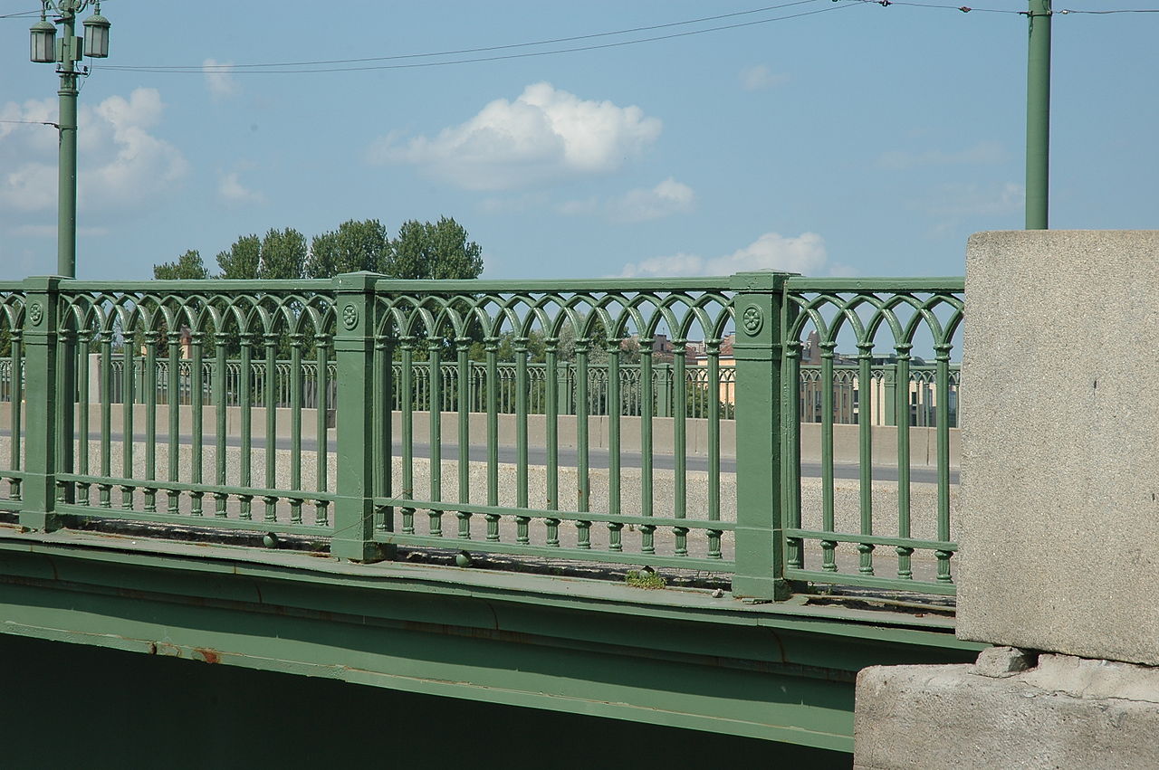 ограждения на мосту