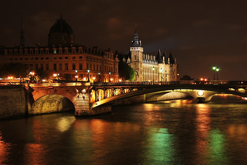 File:Bridge on the Seine, Paris 2010.jpg