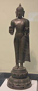 گوتم بدھ statue from Nagapattinam, تمل ناڈو. (10th century CE).