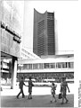 Bundesarchiv Bild 183-F0923-0301, Leipzig, Universitätshochhaus.jpg