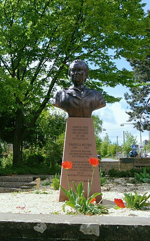 Gabriela Mistral: Leben, Werke (Auswahl), Literatur