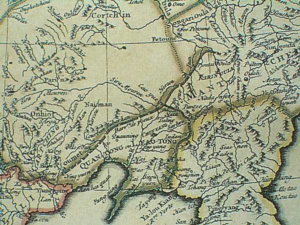 All three sections of the Willow Palisade (Barriere de Pieux) on an early 18th-century French map. The eastern and western sections delimit Liaodong (Leao-Tong), and the northern sections runs to the northeast of Jilin City (Kirin Oula)