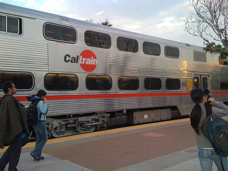 File:CalTrain double decker exterior.jpg