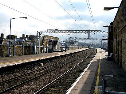 How to get to Cambridge Heath Station (O) with public transport- About the place