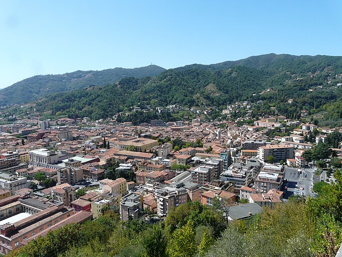 Carrara-panorama dalla strada per Colonnata1