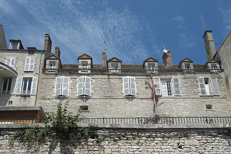 File:Château-Landon Maison 761.jpg