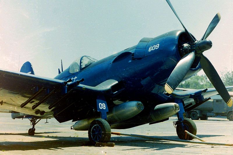 File:Chance vought corsair f4u-5n FAH-609.jpg