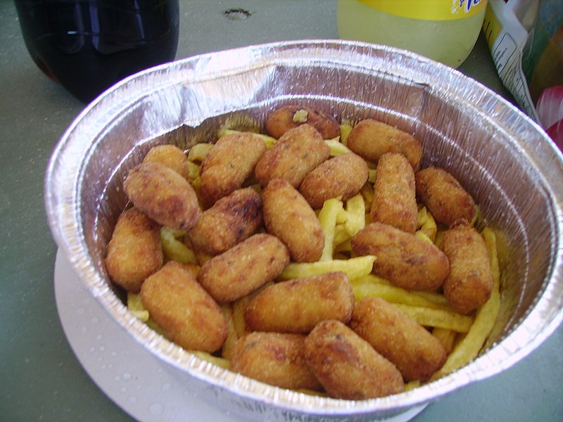 File:Croquetas con patatas fritas.JPG