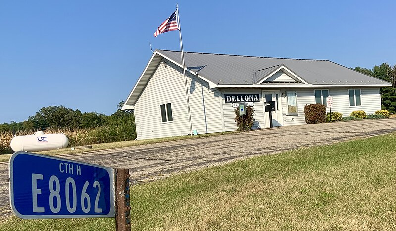 File:Dellona Town Hall.jpg