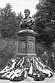 Die Gartenlaube (1893) b 739.jpg Das Friedrich Friesen Denkmal in Magdeburg Nach einer Photographie von Karl Lohse(S)