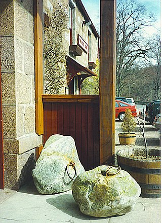 <span class="mw-page-title-main">Dinnie Stones</span> Pair of lifting stones