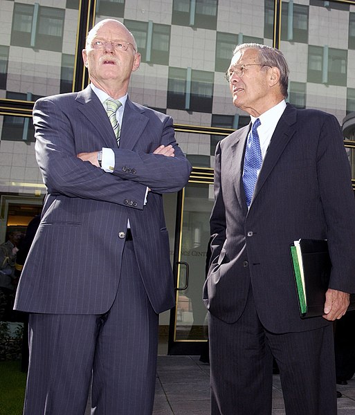 File:Donald Rumsfeld and Peter Struck.jpg