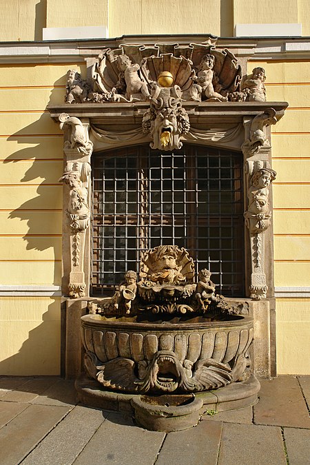 Dresden Gewandhaus Brunnen