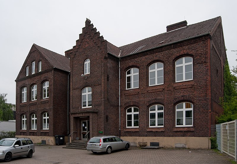 File:Duisburg, Aldenrade, Volkshochschule, 2012-05 CN-01.jpg