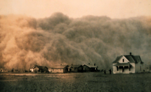 Grande prairie et forêts remplacés par des labours conduisent aux tempêtes de poussière et à la sécheresse (Dust Bowl, Texas, 1935)