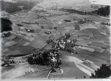 Aerial view by Walter Mittelholzer (1922) ETH-BIB-Trachselwald, Grunenmatt v. N. O. aus 300 m-Inlandfluge-LBS MH01-002969.tif