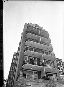 The Edgewater flats, 1937. Edgewater flats, Elizabeth Bay, 1937.jpg