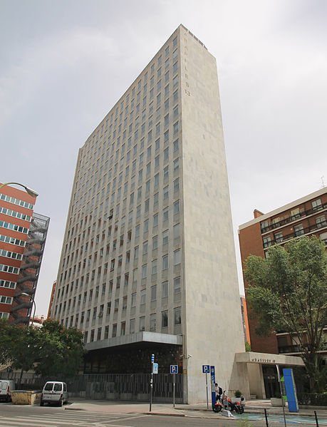 File:Edificio Arapiles 13 (Madrid) 01.jpg