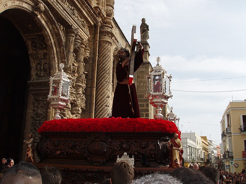 File:El Nazareno regresando a su templo 2, El Puerto.JPG