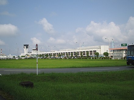 Kumamoto Airport is usually between the top 10 busiest airports in Japan, like in the year 2012.