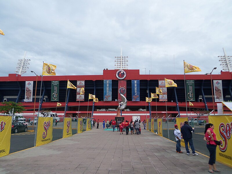 File:Estadio Luis Pirata Fuente.jpg