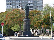 Evpat Tokarev monument.jpg