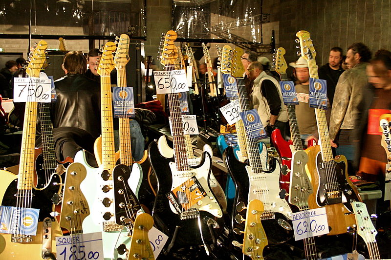 File:Fender, Squier, and others @ SHG30.jpg