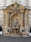 Fontaine-hotelli Cail Paris 8.jpg