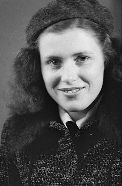 File:Fotothek df roe-neg 0000514 001 Portrait Renate Rössings.jpg