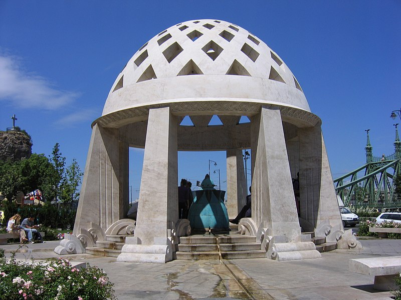 File:Fountain at Gellert Budapest 2005 108.jpg