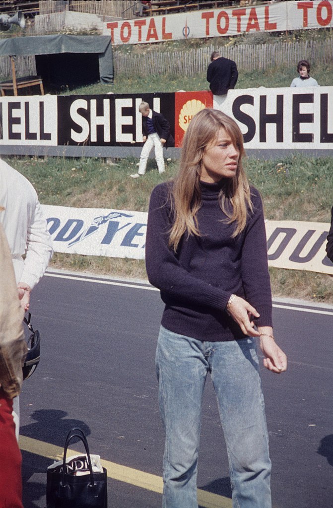 File:Françoise Hardy, 1966, Royat, tournage du film Grand ...