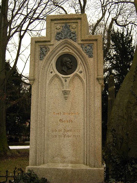 File:Göttingen-Grave.of.Gauß.02.JPG