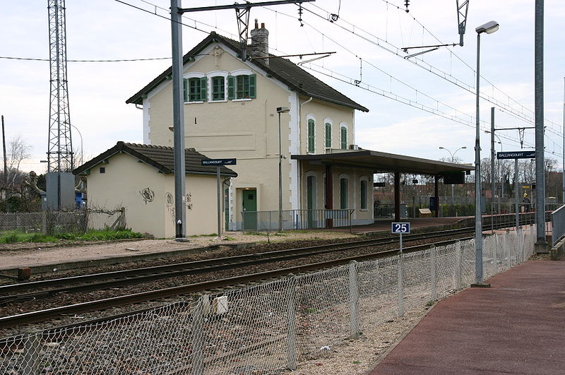 File:Gare de Ballancourt IMG 1602.JPG