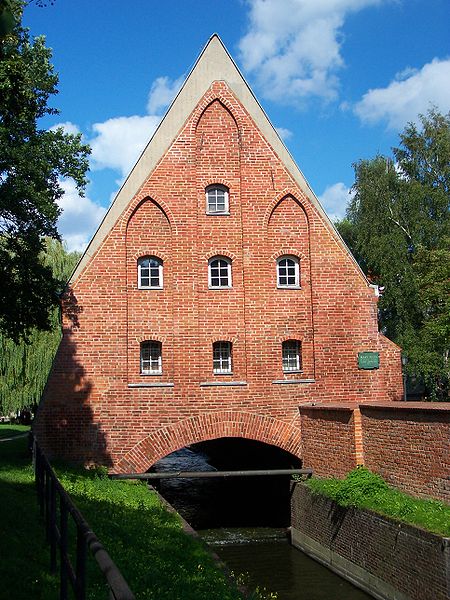 File:Gdańsk - Mały Młyn.JPG