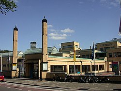 Gemeentemuseum Den Haag: Musikinstrument, Skulpturpark, Källor