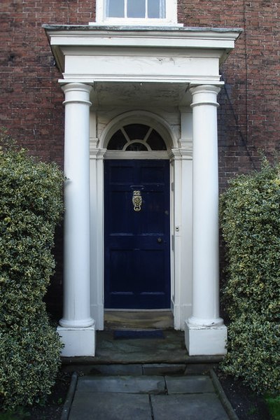 File:Georgian Doorway - geograph.org.uk - 375820.jpg