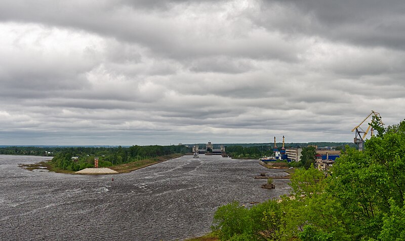 File:Gorodets. Volga River P5202395 2200.jpg