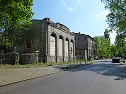 Blick auf den Tanzsaal der Riviera (linkes Gebäude), April 2014