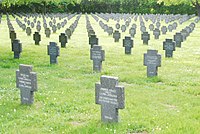 GuentherZ 2013-05-20 0425 Allentsteig Soldatenfriedhof.JPG