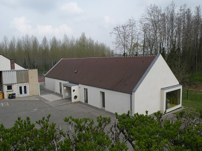 File:Heilles école.JPG