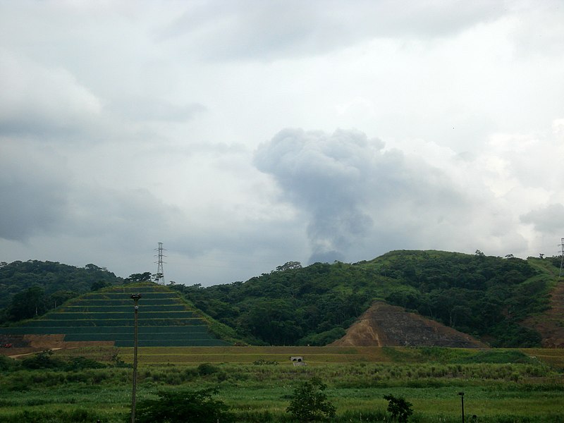 File:Hill In Panama - panoramio.jpg