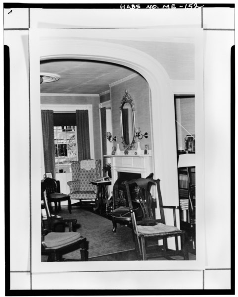 File:Historic American Buildings Survey S. E. Cobbs, Photographer 1971 DOUBLE PARLOR, SOUTH SIDE OF FIRST FLOOR, LOOKING FROM WEST TO EAST - Henry Tallman House, 982 High Street, Bath, HABS ME,12-BATH,9-3.tif