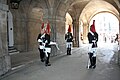 Français : Relève des w:fr:Horse Guards au bâtiment des Horse Guards