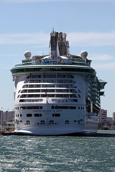 File:Independence of the Seas 43.jpg