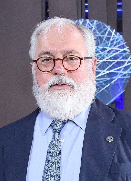 Informal meeting of environment ministers. Handshake Siim Kiisler and Miguel Arias Cañete (35781644631) (cropped)